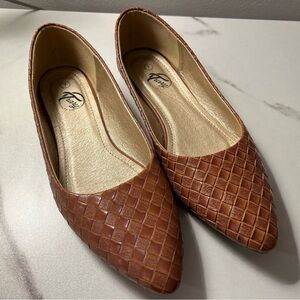 Size 7 Cognac slip on flats